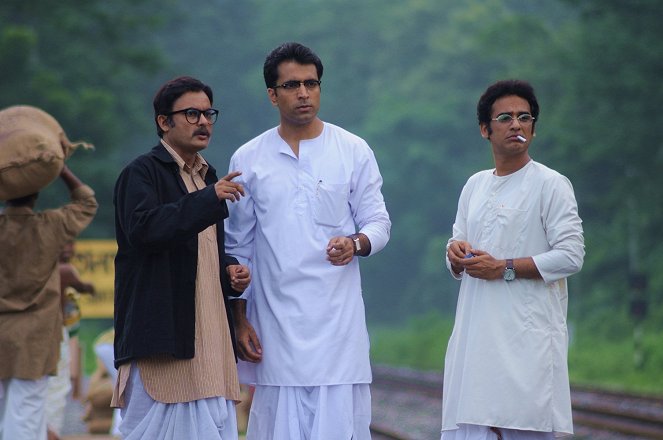 Byomkesh Pawrbo - Z filmu - Abir Chatterjee, Ritwick Chakraborty