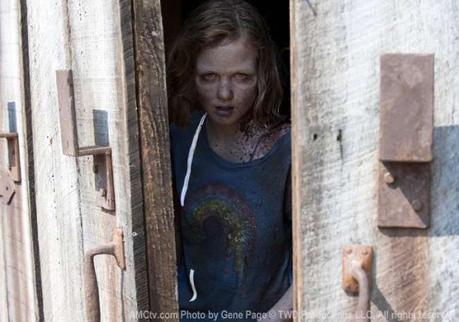 The Walking Dead - Pretty Much Dead Already - Photos - Madison Lintz