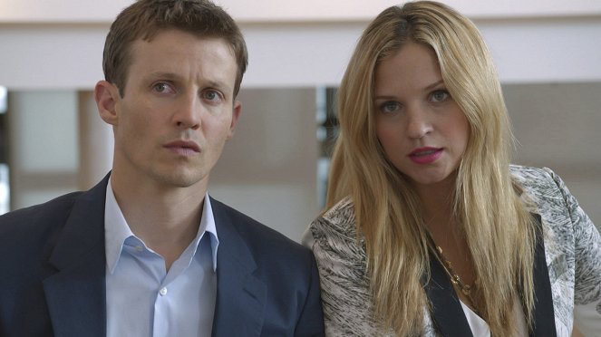Blue Bloods - Lost and Found - Van film - Will Estes, Vanessa Ray