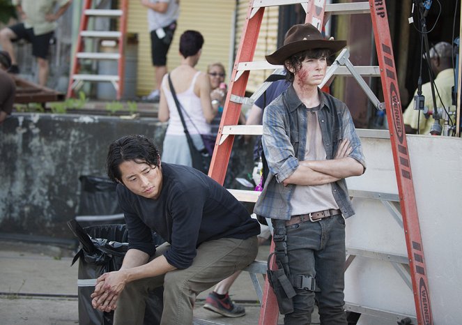 The Walking Dead - Nincs menedék - Forgatási fotók - Steven Yeun, Chandler Riggs