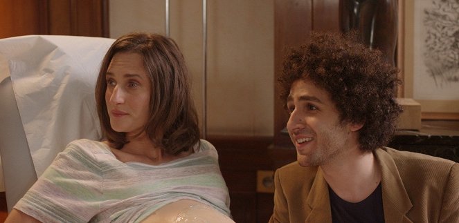 Una familia Embarazosa - De la película - Camille Cottin, Michaël Dichter
