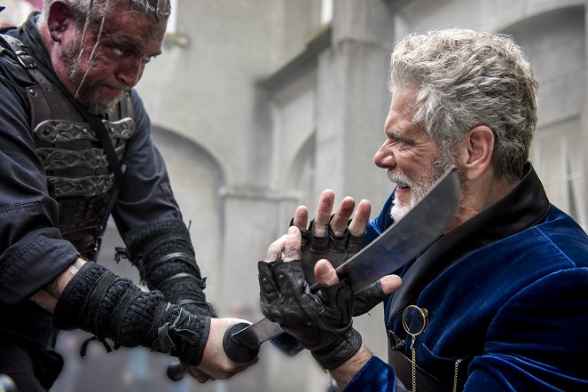 Into the Badlands - Chapter X: Palm of the Iron Fox - Film - Stephen Lang