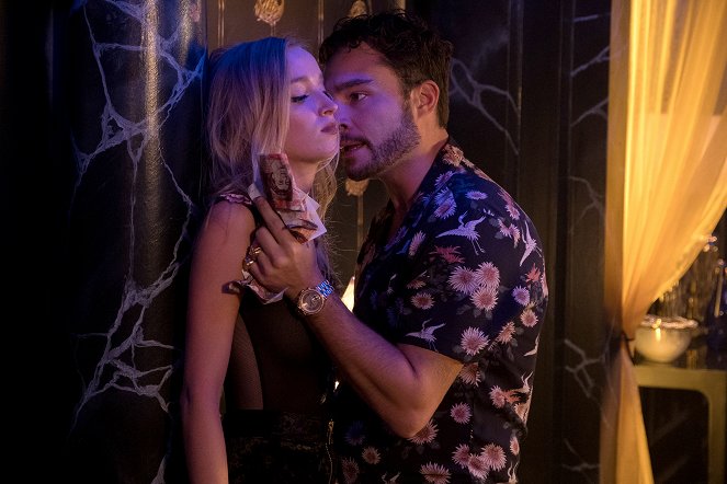 Snatch - Season 1 - All That Glitters - Photos - Phoebe Dynevor, Ed Westwick