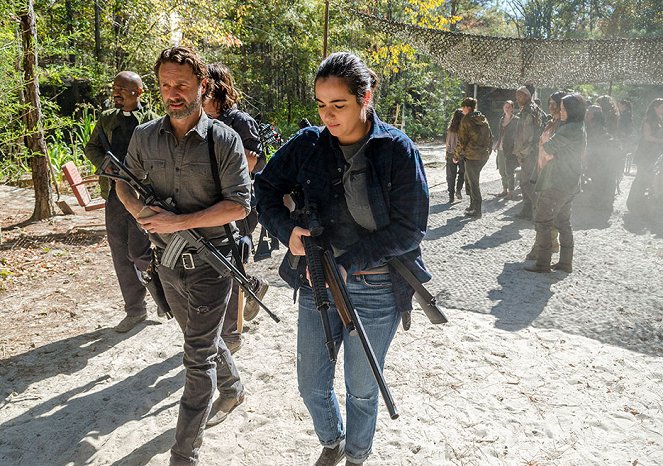 The Walking Dead - Something They Need - Van film - Andrew Lincoln, Alanna Masterson