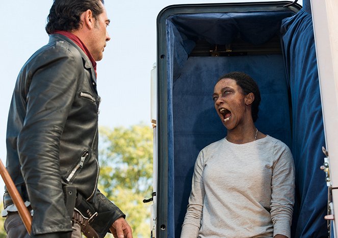 The Walking Dead - The First Day of the Rest of Your Life - Van film - Jeffrey Dean Morgan, Sonequa Martin-Green
