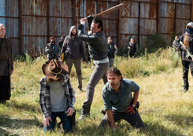 The Walking Dead - The First Day of the Rest of Your Life - Photos - Jeffrey Dean Morgan, Andrew Lincoln