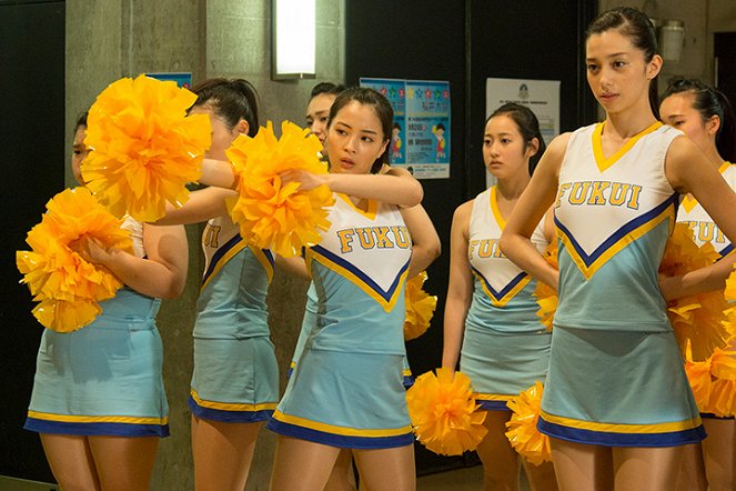 Cheer Dance - Do filme - Suzu Hirose, Ayami Nakajo