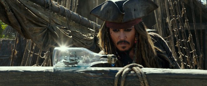 Piraci z Karaibów: Zemsta Salazara - Z filmu - Johnny Depp