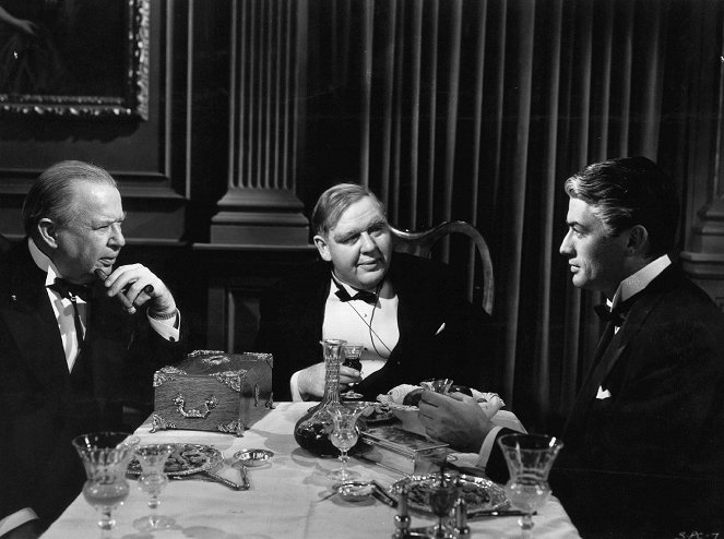 2 pisaraa viiniä - Kuvat elokuvasta - Charles Coburn, Charles Laughton, Gregory Peck