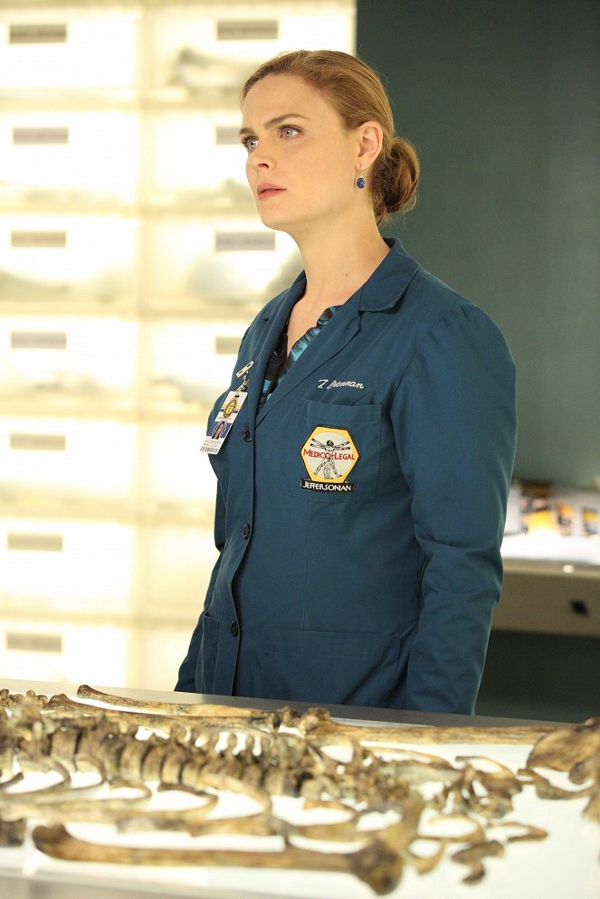 Bones - Season 9 - El recluso en el hospital - De la película - Emily Deschanel