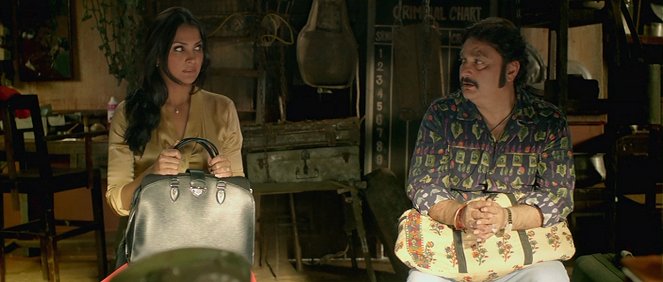 Chalo Dilli - De la película - Lara Dutta, Vinay Pathak