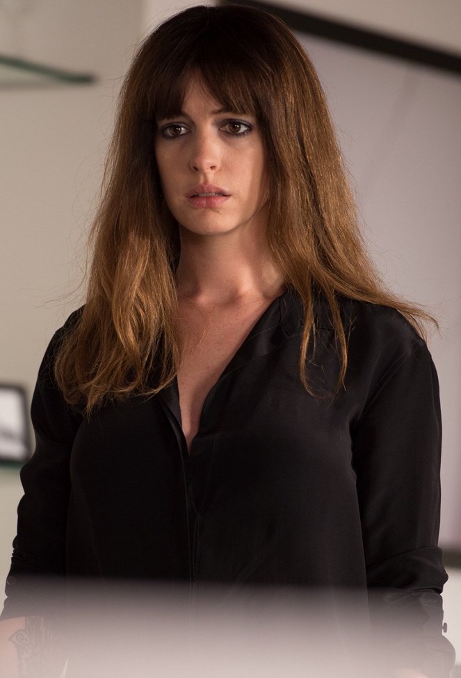 Colossal - Photos - Anne Hathaway