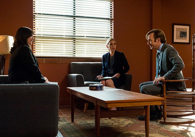 Better Call Saul - Season 3 - Photos - Rhea Seehorn, Bob Odenkirk
