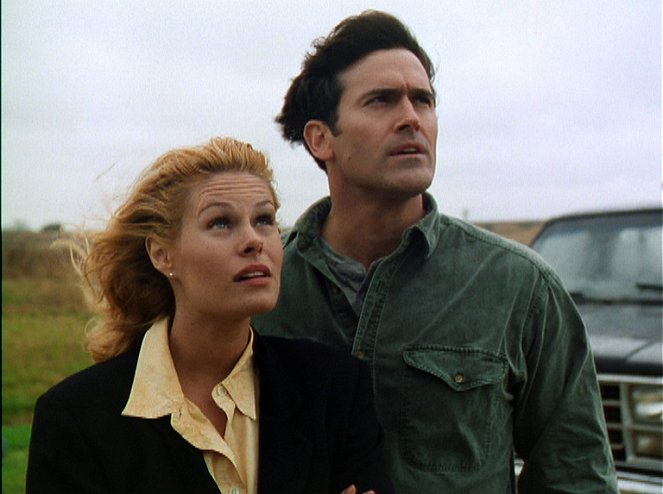 Tornado! - De la película - Shannon Sturges, Bruce Campbell