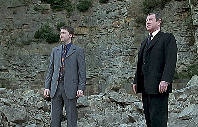 Midsomer Murders - Season 2 - Dead Man's Eleven - Photos - Daniel Casey, John Nettles