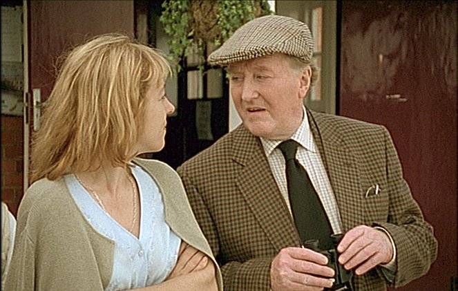 Morderstwa w Midsomer - Season 2 - Dead Man's Eleven - Z filmu - Annabelle Apsion, Robert Hardy