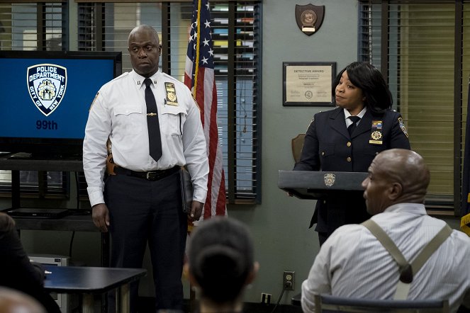 Brooklyn Nine-Nine - Season 4 - Servir y proteger - De la película - Andre Braugher, Kimberly Hebert Gregory