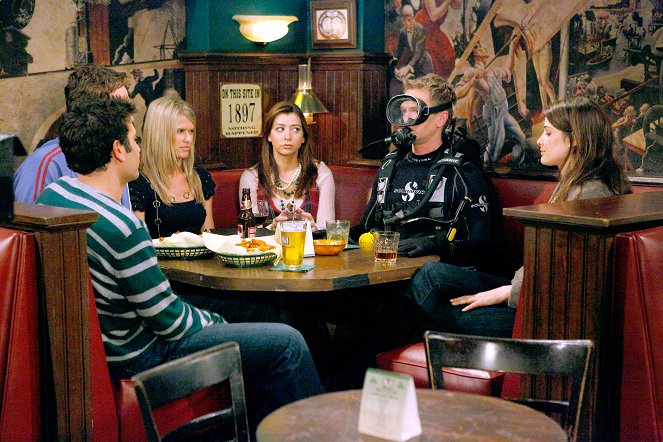 How I Met Your Mother - The Playbook - Photos - Sarah Wright, Alyson Hannigan, Neil Patrick Harris, Cobie Smulders