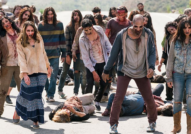 Fear The Walking Dead - Grotesque - Kuvat elokuvasta - Frank Dillane