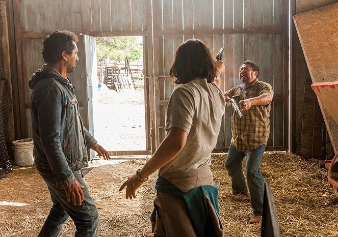 Fear the Walking Dead - Season 2 - Ne zavarj! - Filmfotók - Cliff Curtis