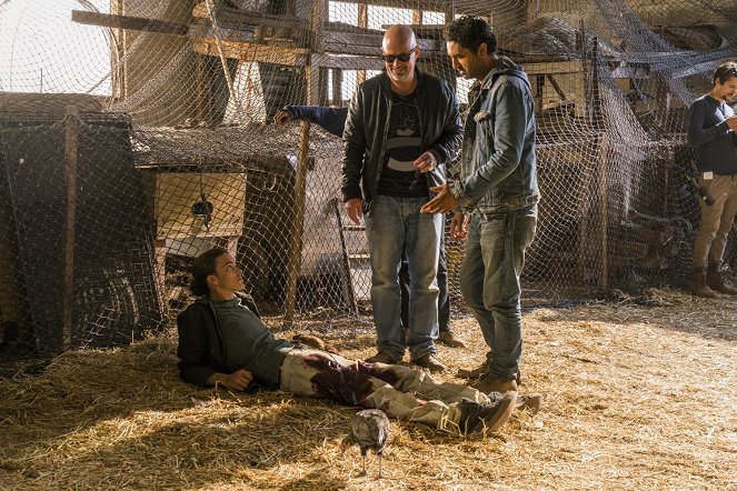 Fear the Walking Dead - Season 2 - Data śmierci - Z realizacji - Israel Broussard, Cliff Curtis