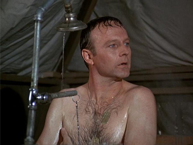 M*A*S*H - The Ringbanger - Photos - Larry Linville