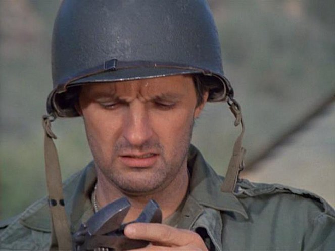 M*A*S*H - The Army-Navy Game - Film - Alan Alda