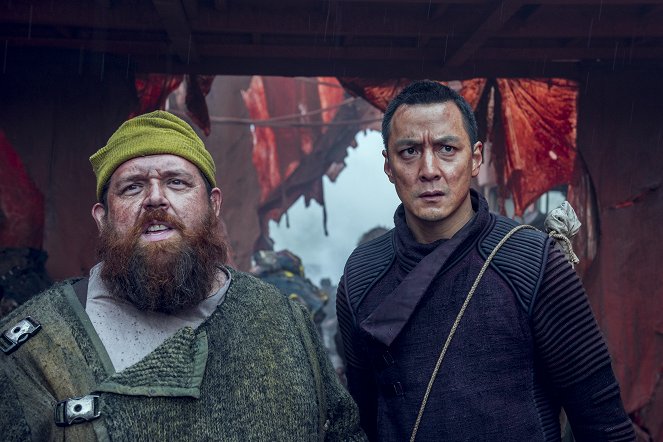 Into the Badlands - Chapter XI: Monkey Leaps Through Mist - Photos - Nick Frost, Daniel Wu Yin-cho