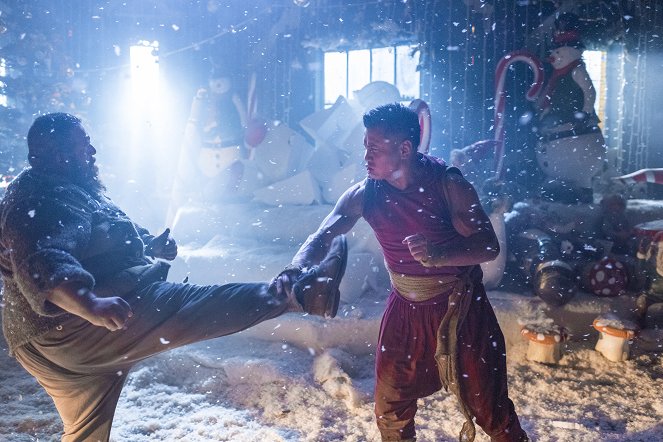 Into the Badlands - Chapter XII: Leopard Stalks in Snow - Photos - Nick Frost, Daniel Wu Yin-cho