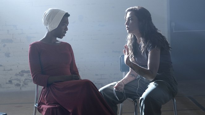 The Handmaid's Tale - Offred - Making of - Samira Wiley, Reed Morano