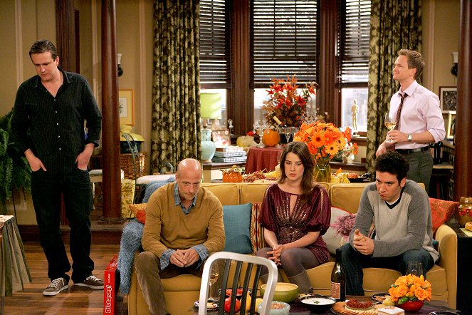 How I Met Your Mother - Klapsgiving 2 - Die Rache der Ohrfeige - Filmfotos - Jason Segel, Chris Elliott, Cobie Smulders, Josh Radnor, Neil Patrick Harris