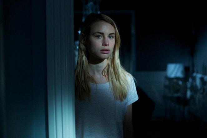 The Darkness - Do filme - Lucy Fry