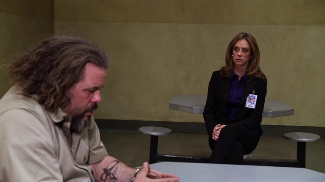 Sons of Anarchy - Season 1 - The Revelator - Photos - Mark Boone Junior, Ally Walker