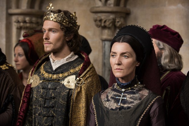 The White Princess - In Bed with the Enemy - Photos - Jacob Collins-Levy, Michelle Fairley