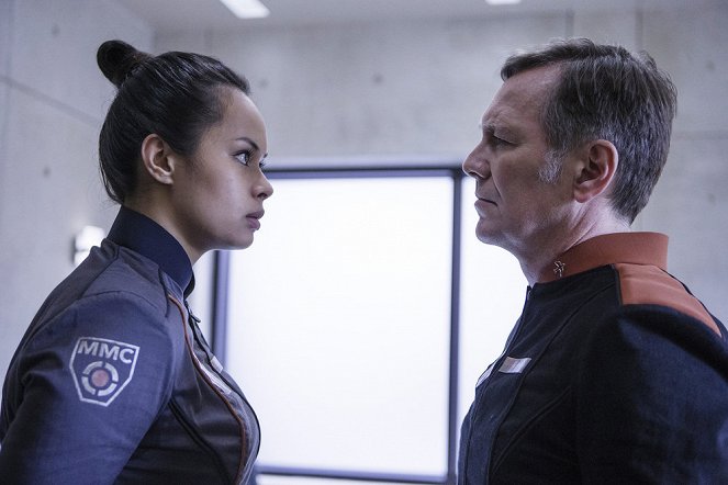 The Expanse - Here There Be Dragons - Kuvat elokuvasta - Frankie Adams, Peter Outerbridge