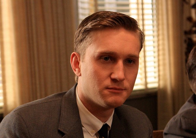 Mad Men - Season 2 - For Those Who Think Young - Photos - Aaron Staton