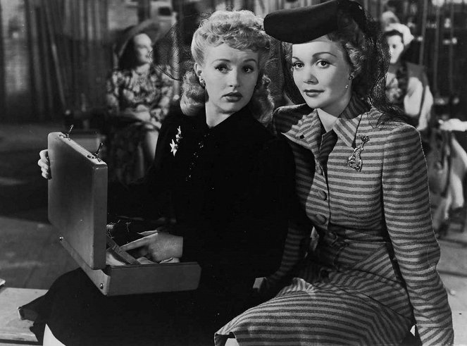 Footlight Serenade - Photos - Betty Grable, Jane Wyman