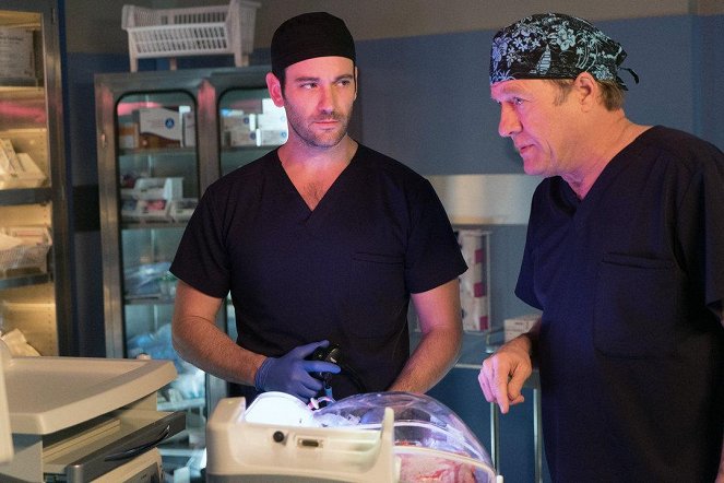 Chicago Med - Clarity - Photos - Colin Donnell, Gregg Henry