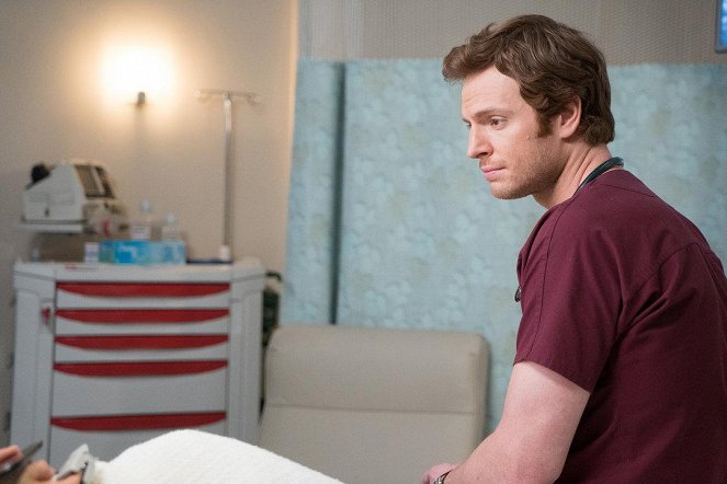 Chicago Med - Withdrawal - Photos - Nick Gehlfuss