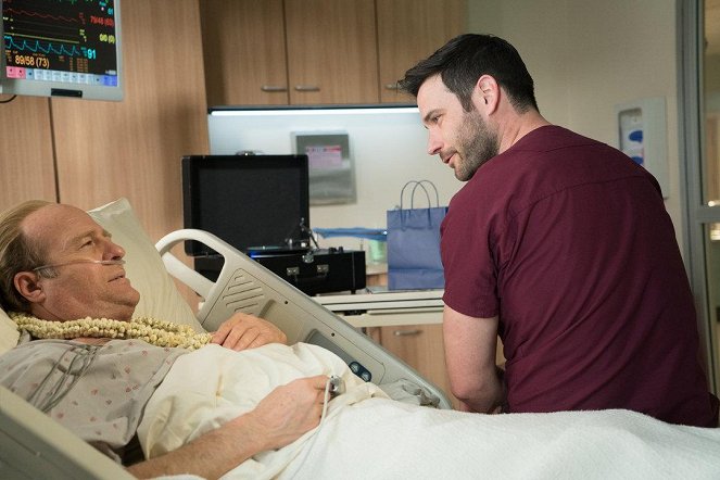Chicago Med - Timing - Photos - Gregg Henry, Colin Donnell