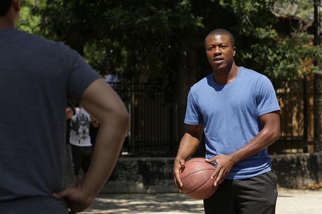 Chicago Fire - Season 3 - Just Drive the Truck - Photos - Edwin Hodge