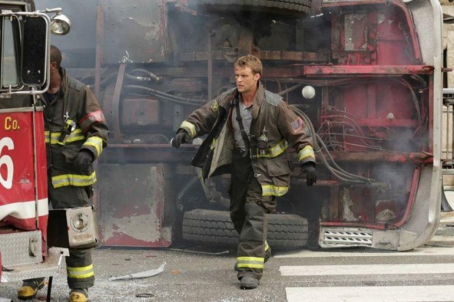 Chicago Fire - Just Drive the Truck - Photos - Jesse Spencer