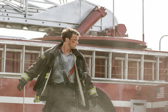 Chicago Fire - Season 3 - Just Drive the Truck - Photos - Jesse Spencer