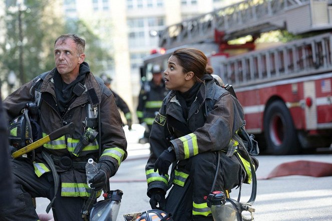 Chicago Fire - Omluvy jsou nebezpečné - Z filmu - David Eigenberg, Monica Raymund