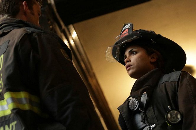 Chicago Fire - The Nuclear Option - Van film - Monica Raymund