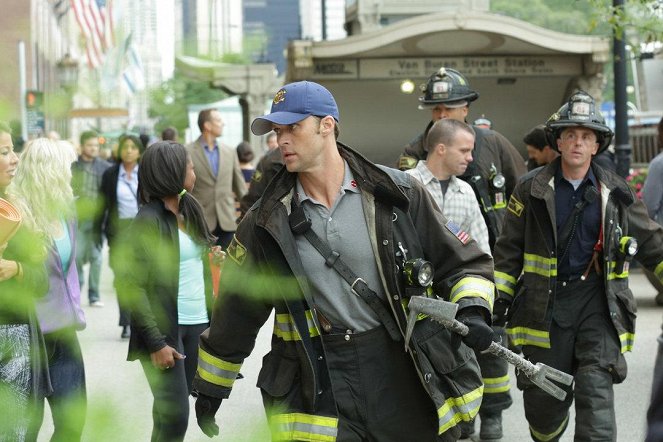 Chicago Fire - Conflits en interne - Film - Jesse Spencer, David Eigenberg