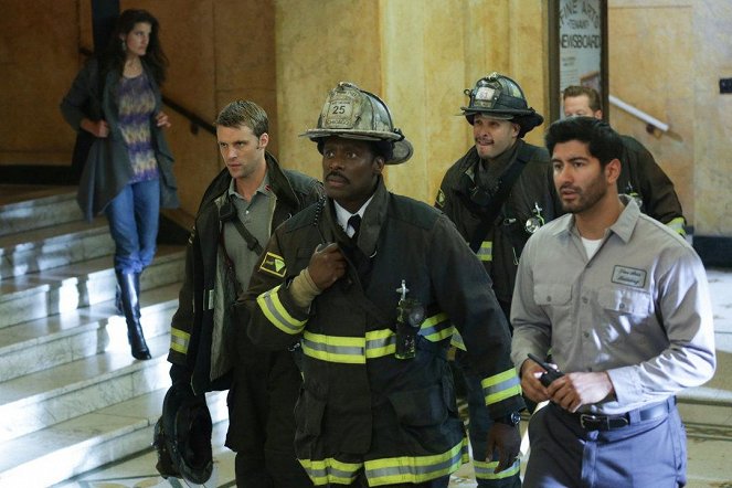Chicago Fire - Season 3 - The Nuclear Option - Photos - Jesse Spencer, Eamonn Walker, Joe Minoso