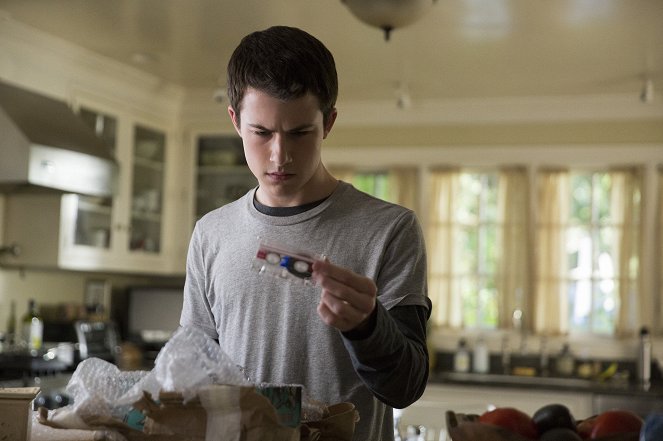 13 Reasons Why - Season 1 - Tape 1, Side A - Photos - Dylan Minnette