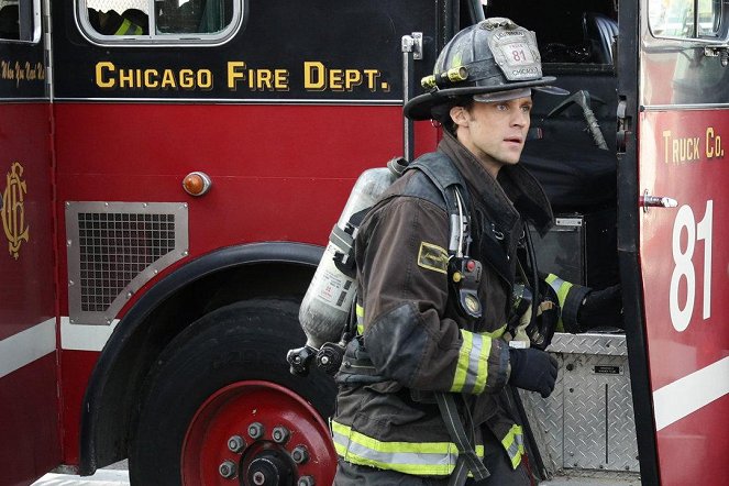 Chicago Fire - Arrest in Transit - Van film - Jesse Spencer