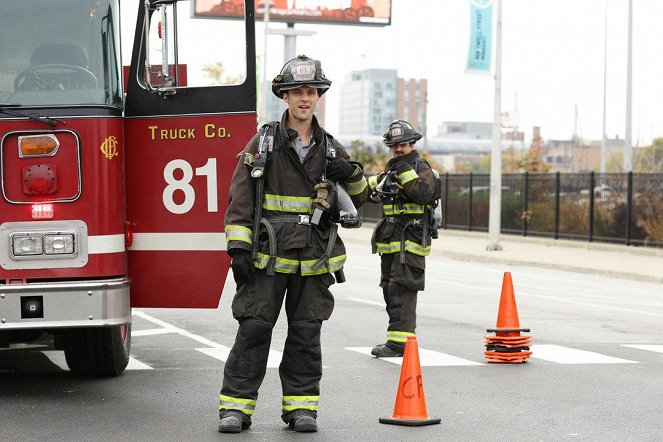 Chicago Fire - Kłopoty podczas transportu - Z filmu - Jesse Spencer